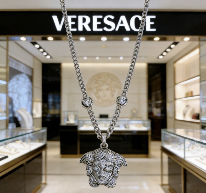 日本未入荷 Versace ヴェルサーチ 激安偽物 2026SS ネックレス