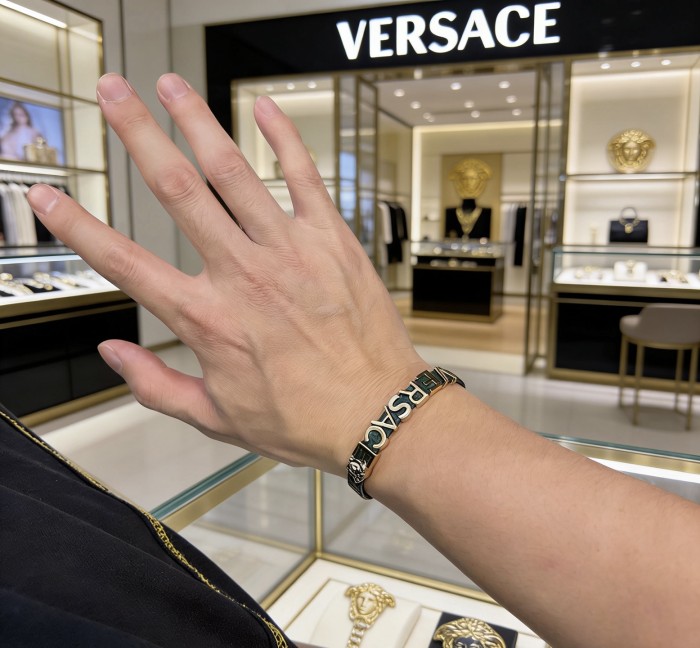 超奇跡の入荷☆  Versace ヴェルサーチ コピー 2026SS ブレスレット