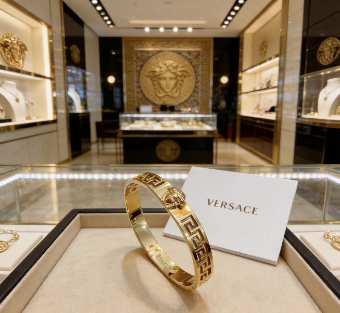 新作  Versace ヴェルサーチ 激安通販 2026SS ブレスレット
