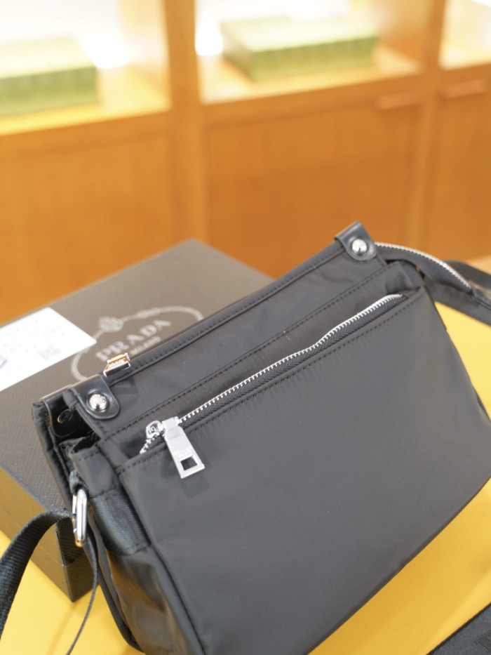 超奇跡の入荷☆ プラダ 偽物通販 2026SSメンズ ショルダーバック