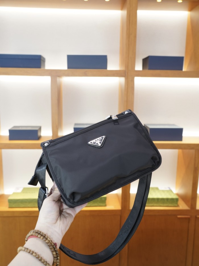 超奇跡の入荷☆ プラダ 偽物通販 2026SSメンズ ショルダーバック