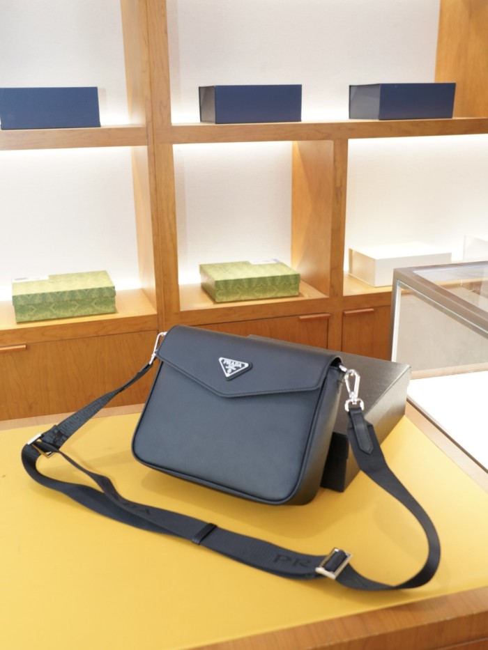 超奇跡の入荷☆ プラダ コピーおすすめ 2026SSメンズ ショルダーバック