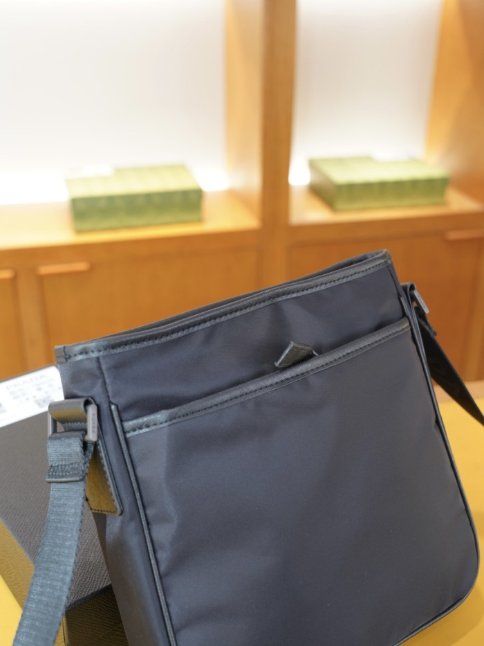 【限定】プラダ コピー 2026SSメンズ ショルダーバック