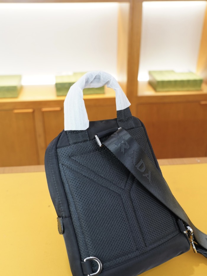 使い勝手良し プラダ スーパーコピー 2026SSメンズ 胸ポケット