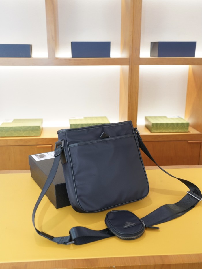 【限定】プラダ コピー 2026SSメンズ ショルダーバック