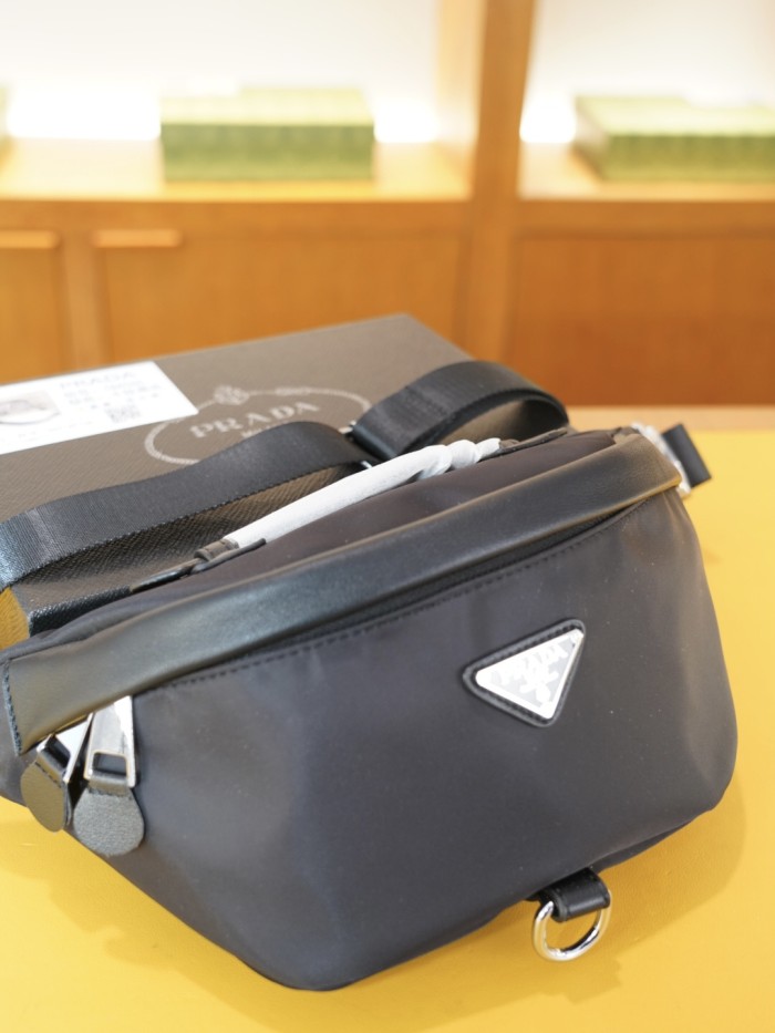 日本未入荷 プラダ 激安偽物 2026SSメンズ ウエストポーチ