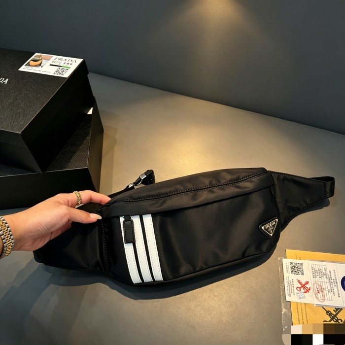 超奇跡の入荷☆ プラダ コピー 2026SSメンズ ウエストポーチ