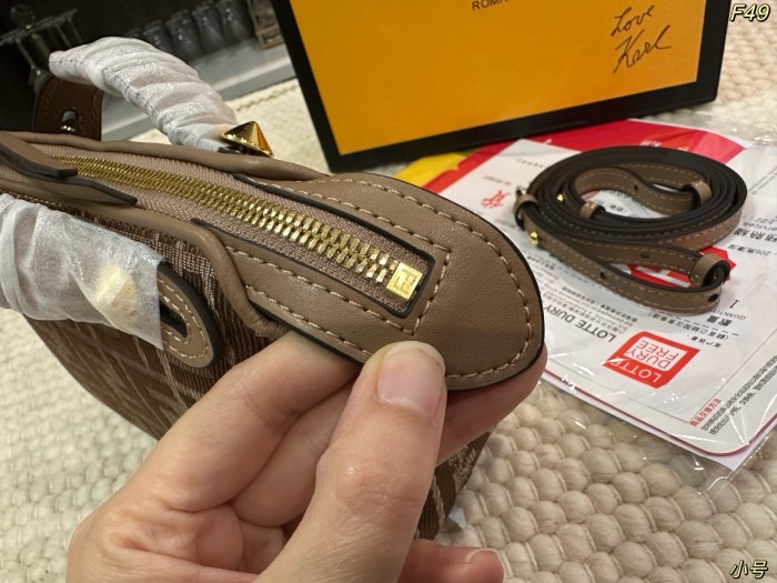 【話題商品！】フェンディ コピー 2026SS レディース ショルダーバック