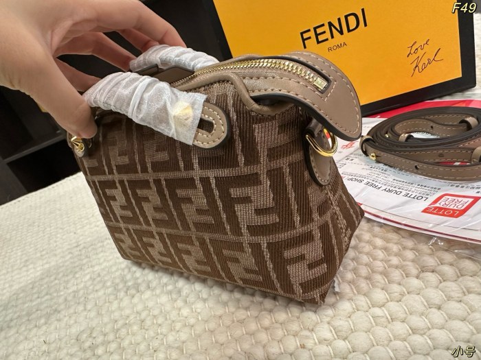 【話題商品！】フェンディ コピー 2026SS レディース ショルダーバック