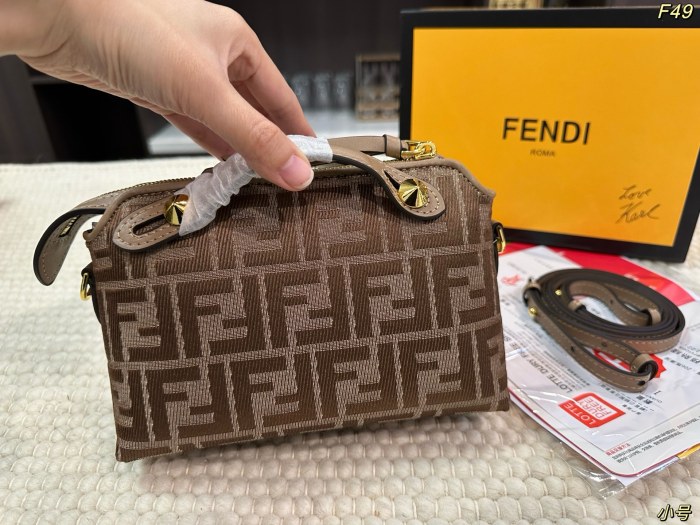 【話題商品！】フェンディ コピー 2026SS レディース ショルダーバック
