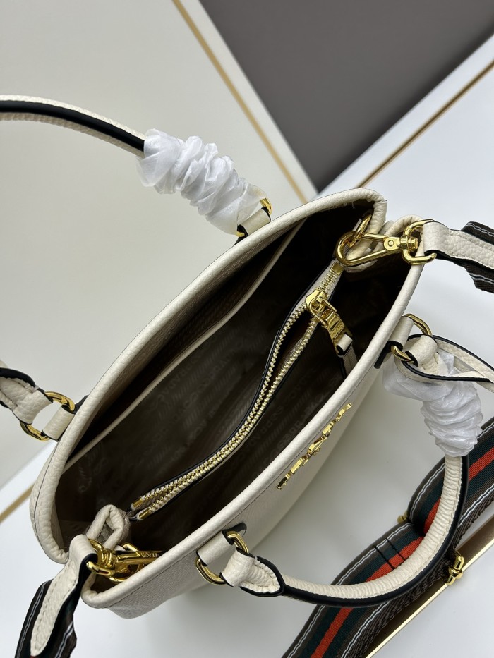 ★超人気 プラダ n級品 2026SS レディースショルダーバック