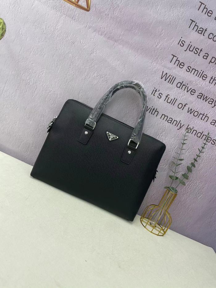 日本未入荷 プラダ コピーおすすめ 2026SSメンズ ハンドバック