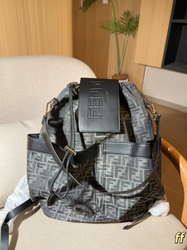 【限定】 フェンディ 偽物通販 2026SS レディース リュック バック