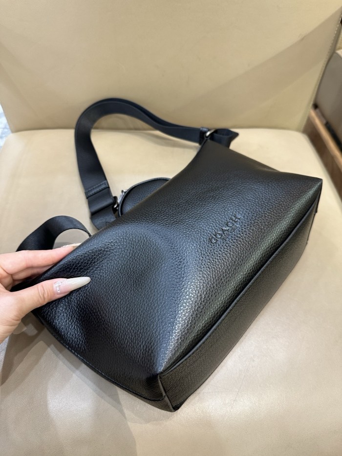 稀少 コーチ 激安偽物 2026SS レディース ショルダーバッグ