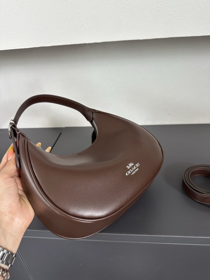 一目惚れ♪ コーチ コピーおすすめ 2026SS レディース ショルダーバッグ
