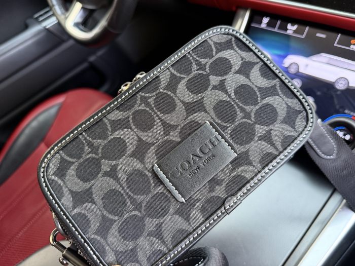 超奇跡の入荷☆ コーチ コピー 2026SS メンズ ショルダーバッグ