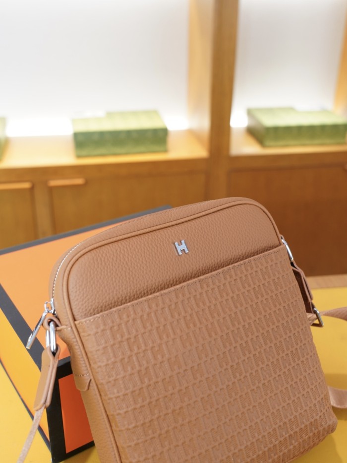 日本未入荷 エルメス 激安通販 2026SSメンズ ショルダーバック