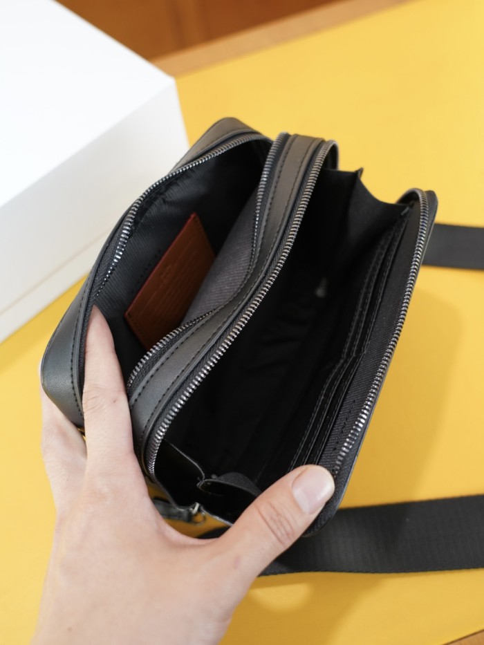 累積売上総額第１位！ コーチ n級品 2026SS メンズ ショルダーバッグ