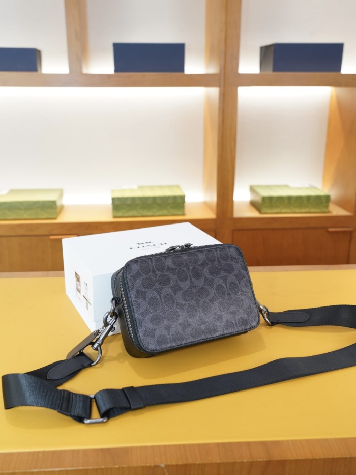 累積売上総額第１位！ コーチ n級品 2026SS メンズ ショルダーバッグ