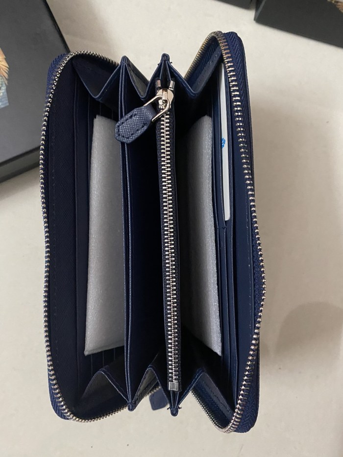 大人気 プラダ n級品 2026SS レディース 長財布