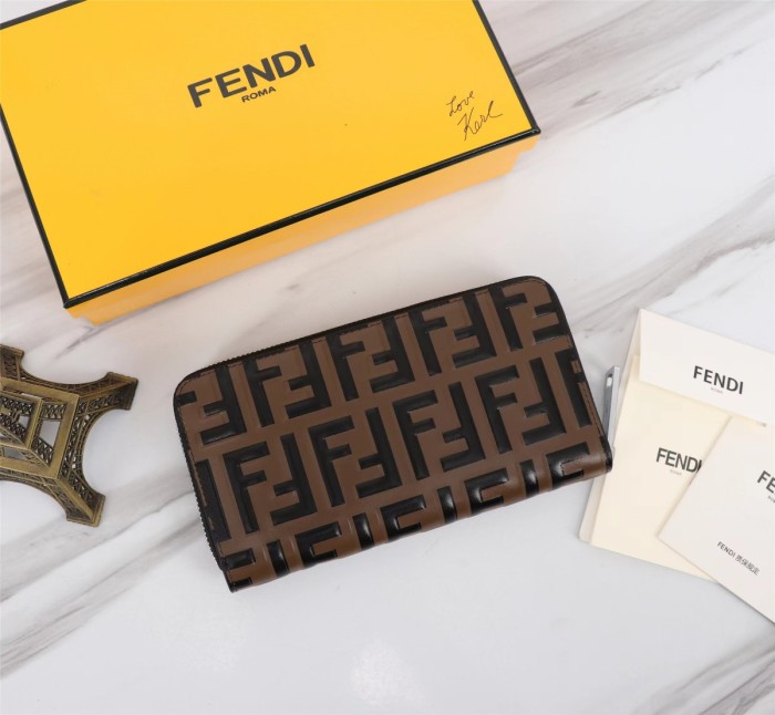 追跡付 フェンディ n級品 2026SS レディース 長財布
