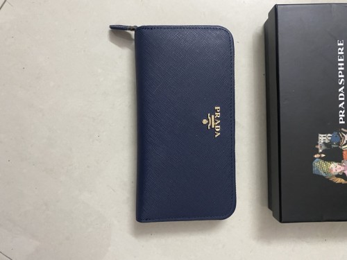 稀少 プラダ 激安偽物 2026SS レディース 長財布