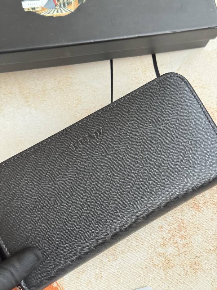 稀少 プラダ n級品 2026SS レディース 長財布