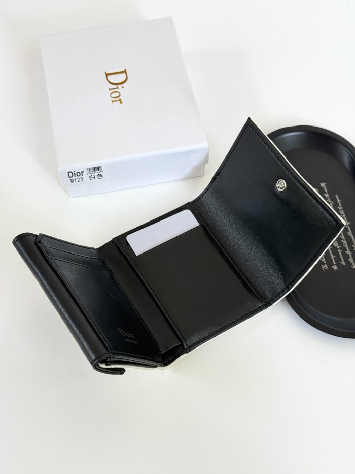 累積売上総額第１位！ディオール 激安偽物 2026SS レディース 短財布