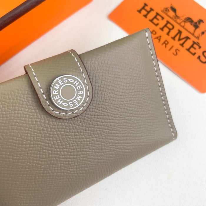入手困難  Hermesエルメス コピーおすすめ 2026SS レディース 短財布