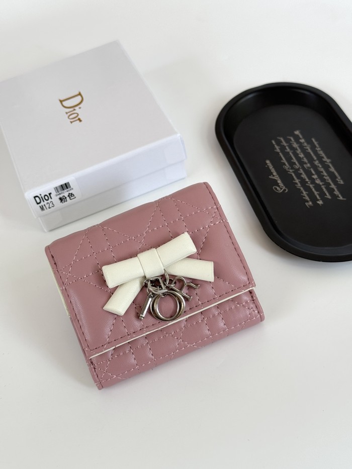 使い勝手良し ディオール n級品 2026SS レディース 短財布