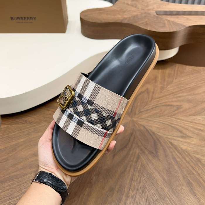 超奇跡の入荷☆ バーバリー n級品 2026SS メンズ サンダル