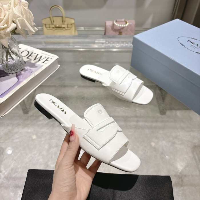 稀少 プラダ n級品 2026SS レディース スリッパ