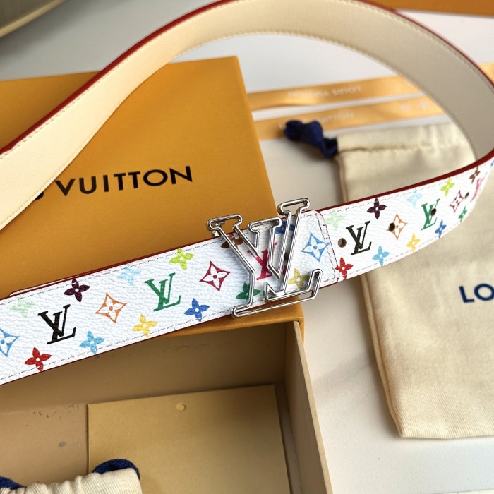 超話題! Louis Vuittonルイヴィトン n級品 2026SS レディース ベルト