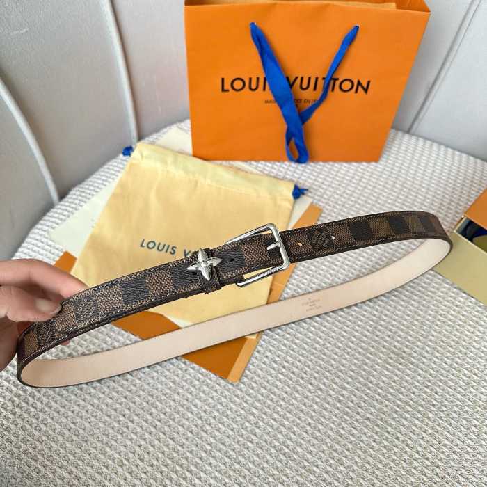 追跡付 Louis Vuittonルイヴィトン n級品 2026SS レディース ベルト