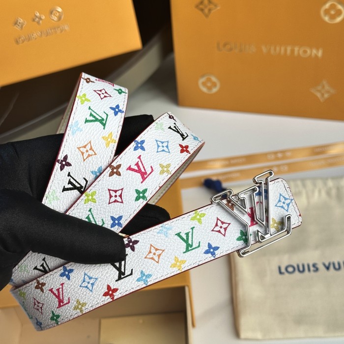 超話題! Louis Vuittonルイヴィトン n級品 2026SS レディース ベルト
