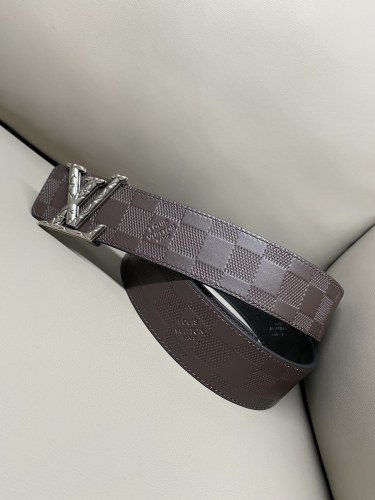 超奇跡の入荷☆ Louis Vuittonルイヴィトン n級品 2026SS メンズ ベルト