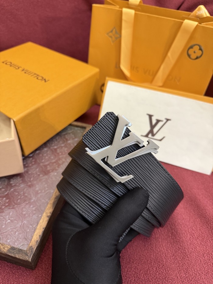 日本未入荷 Louis Vuittonルイヴィトン コピーおすすめ 2026SSメンズ ベルト