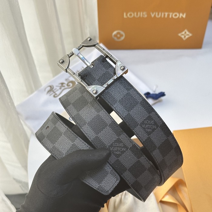日本未入荷 Louis Vuittonルイヴィトン コピー 2026SS メンズ ベルト