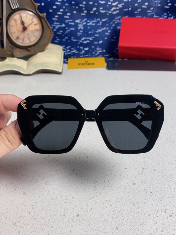 ★超人気 フェンディ n級品 2026SS サングラス