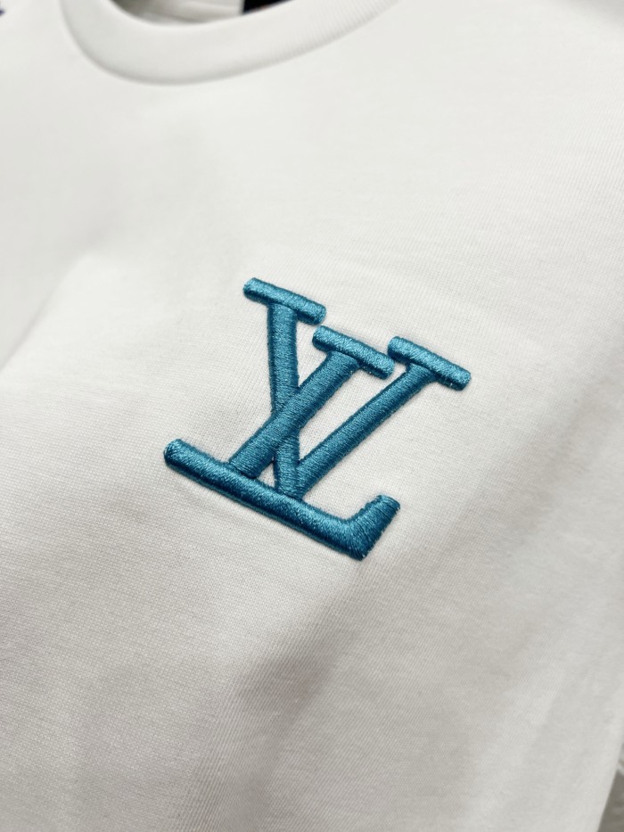 大人気 ルイヴィトン コピー 2026SS グラデーション刺繍逆書き半袖Tシャツ
