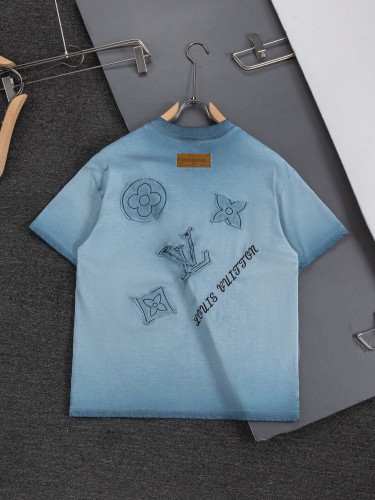 超話題! ルイヴィトン 激安偽物 2026SS 刺繍水で洗う旧丸首半袖Tシャツ