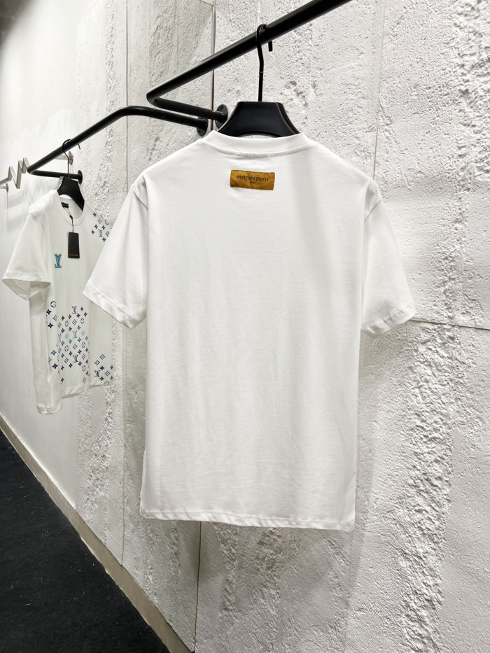 大人気 ルイヴィトン コピー 2026SS グラデーション刺繍逆書き半袖Tシャツ