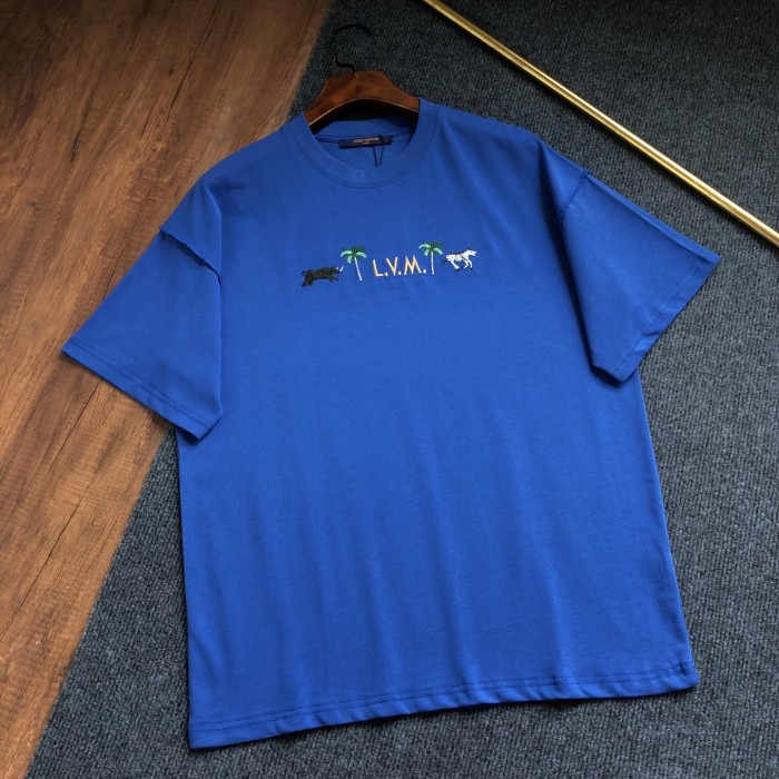 【話題商品！】 ルイヴィトン 激安偽物 2026SS 刺繍ロゴラウンドネック半袖Tシャツ