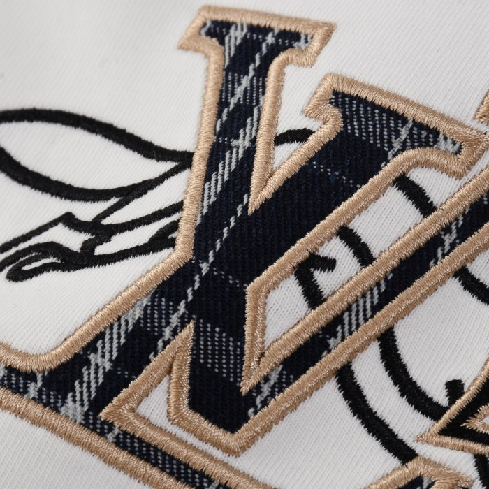 一目惚れ♪ ルイヴィトン スーパーコピー 2026SS 刺繍ラウンドネック半袖Tシャツ