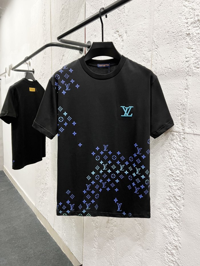 ★超人気 ルイヴィトン 激安通販 2026SS グラデーション刺繍逆書き半袖Tシャツ