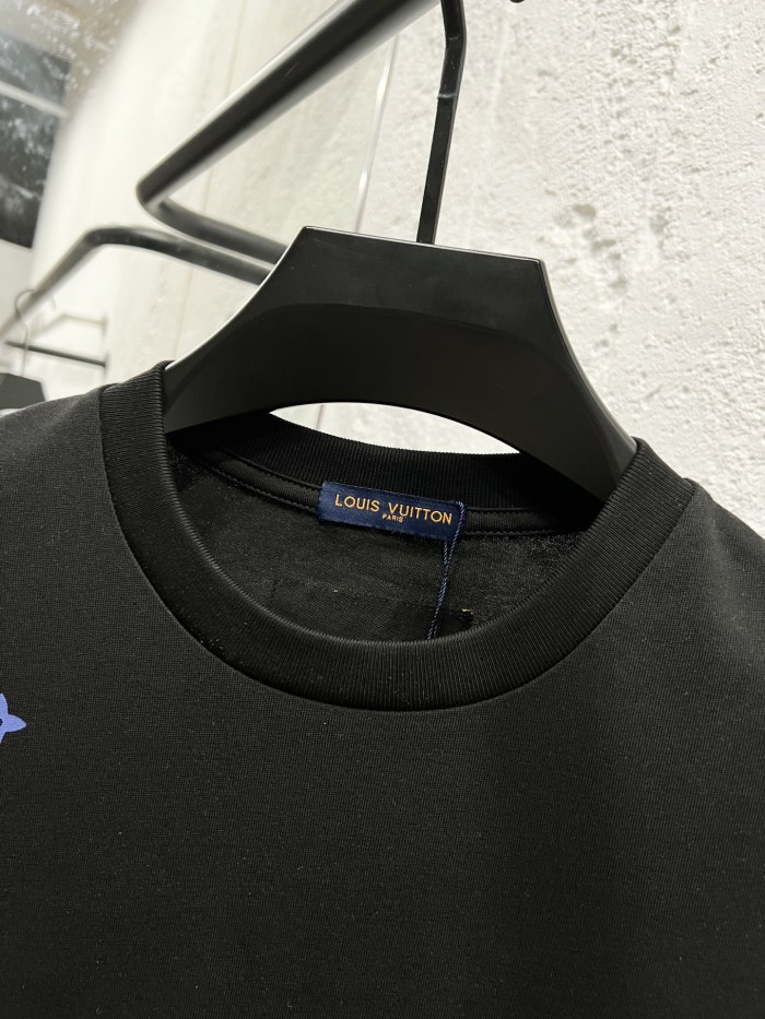 ★超人気 ルイヴィトン 激安通販 2026SS グラデーション刺繍逆書き半袖Tシャツ