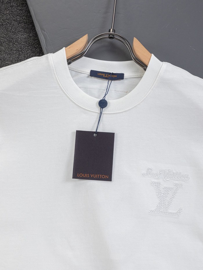 【限定】ルイヴィトン スーパーコピー 2026SS 刺绣クルーネック半袖Tシャツ