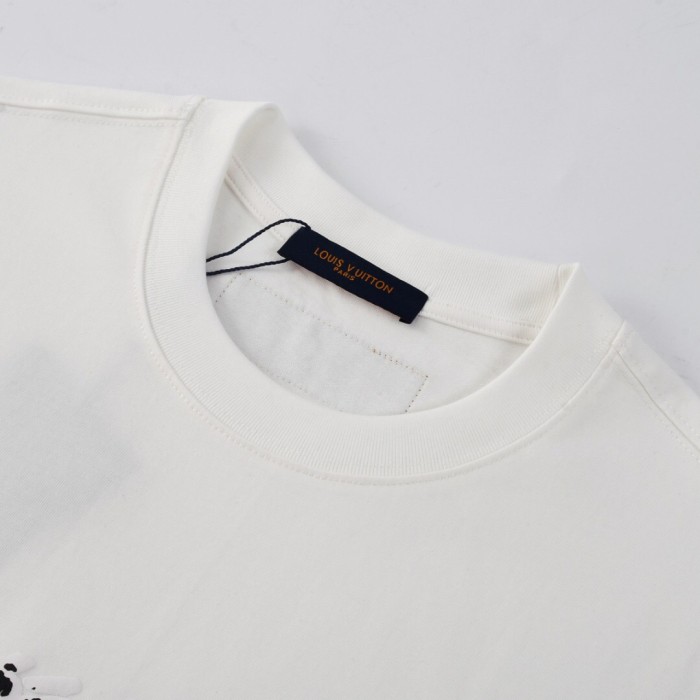 追跡付 ルイヴィトン コピーおすすめ 2026SS フロック発泡プリントラウンドネック半袖Tシャツ