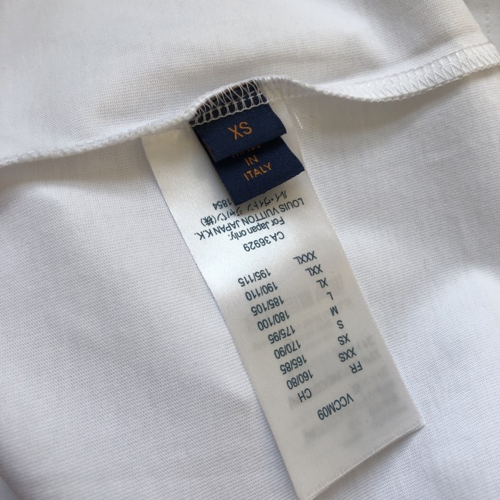 超奇跡の入荷☆  ルイヴィトン 偽物通販 2026SS 刺繍ロゴ刺繍半袖Tシャツ