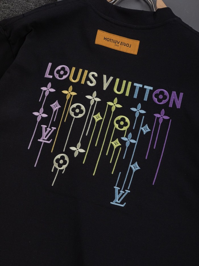 入手困難 ルイヴィトン スーパーコピー 2026SS 刺繍ラウンドネック半袖Tシャツ